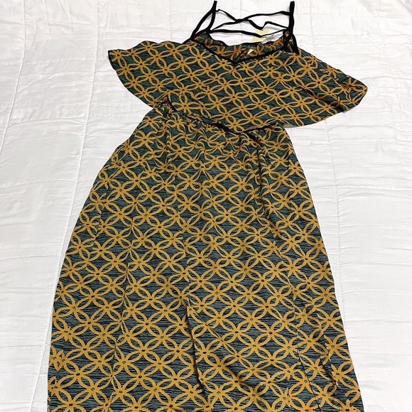 Mustard multi printed maxi dress from sugarlips. Brand new, never worn - Picture 3 of 4